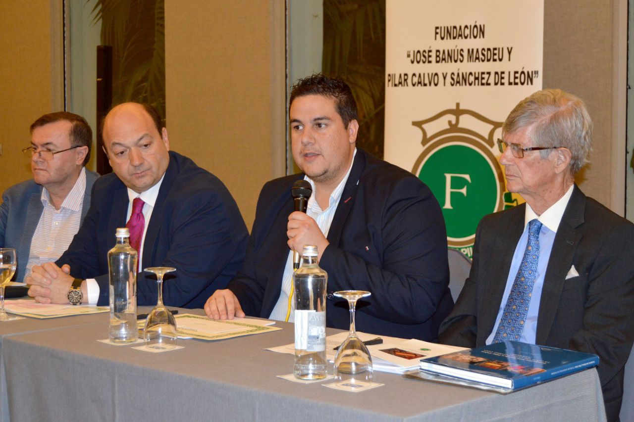 Manuel García, concejal de juventud del Ayuntamiento de Marbella, en un momento de la intervención