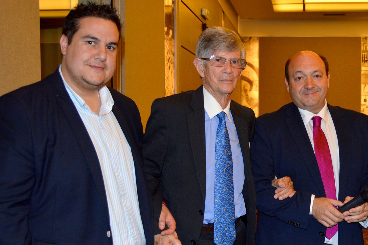 Manuel García, concejal de juventud del Ayuntamiento de Marbella, Cándido Fernández Ledo, presidente de la Fundación Banús y Constantino Mediavilla, presidente de la APEI-PRTVI