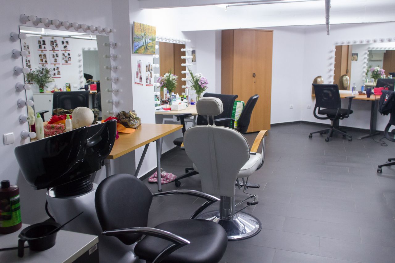 Sala de peluquería y maquillaje