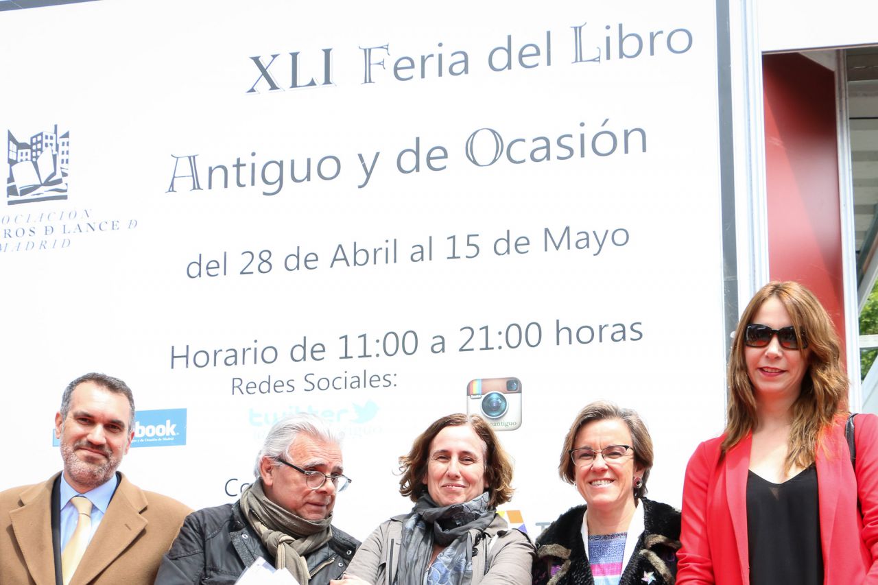 Belén Llera, directora general de Bibliotecas del Ayuntamiento de Madrid,Óscar Sáenz de Santamaría, director de Industrias Culturales y del Libro, Belén Gopegui, escritora, y Francisco Moncada, presidente de la Asociación de Libreros de la Cuesta de Moyano.