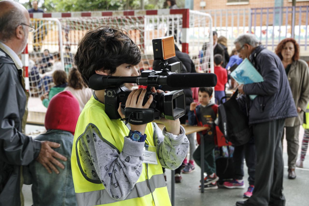 Un pequeño reportero.