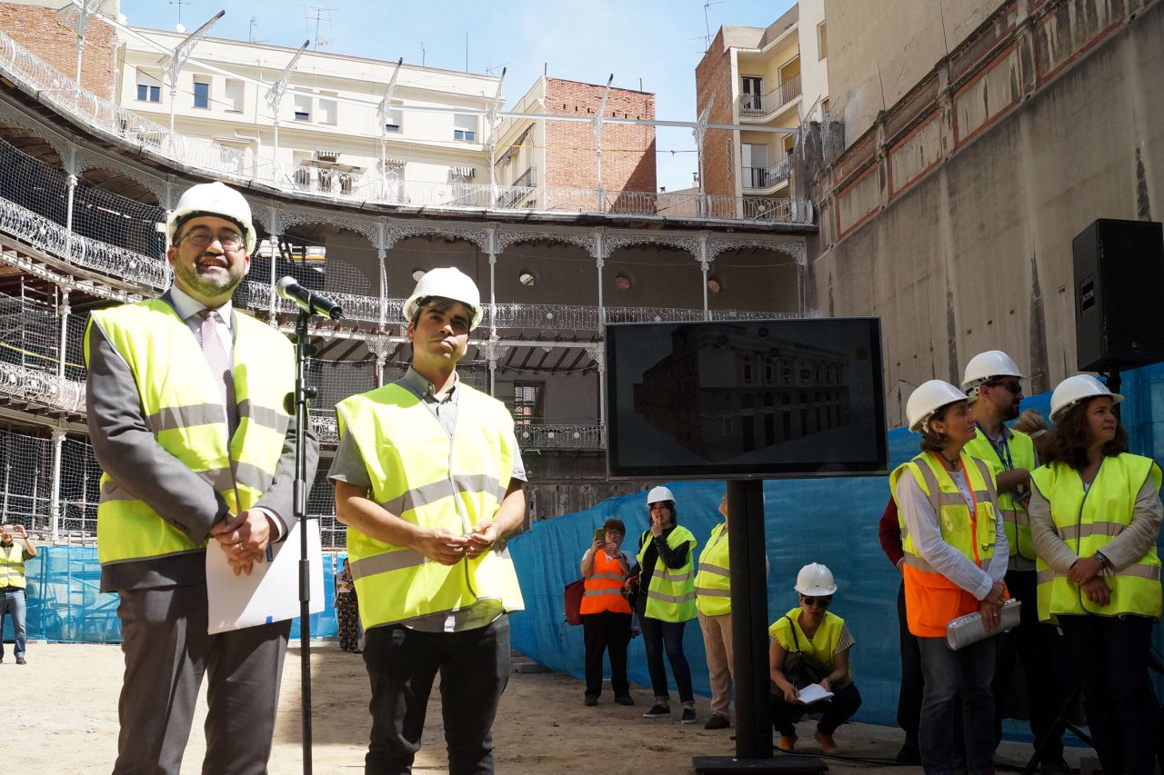 El delegado de Hacienda y Economía, Carlos Sánchez Mato y el concejal de la Junta de distrito Centro, Jorge García Castaño.