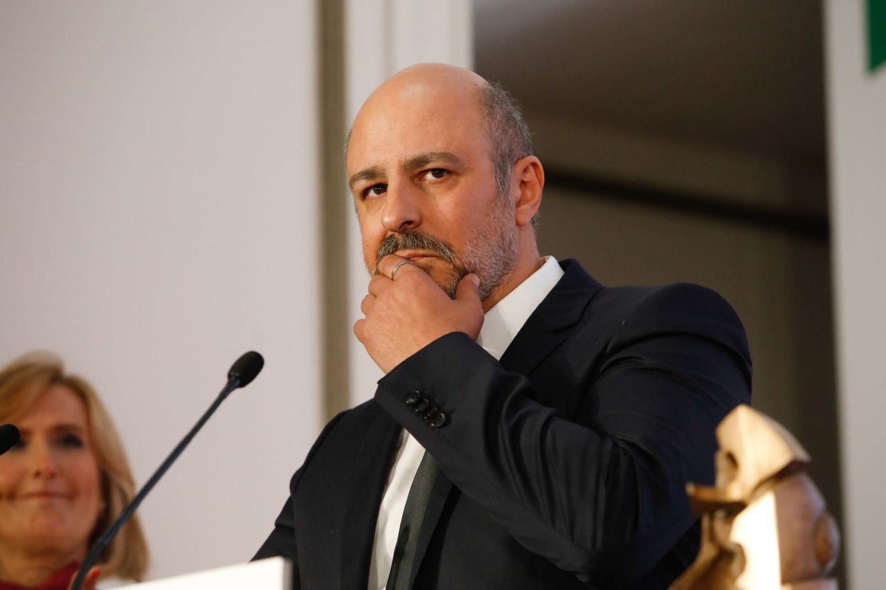 Premio Hombre del Año al actor Roberto Álamo.