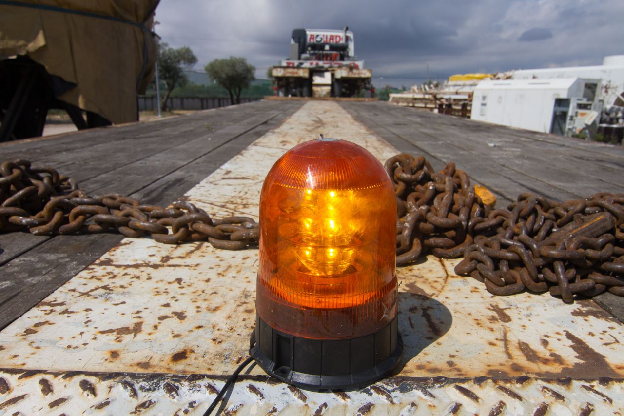 Tráiler para desplazar la cabeza de 70 toneladas.