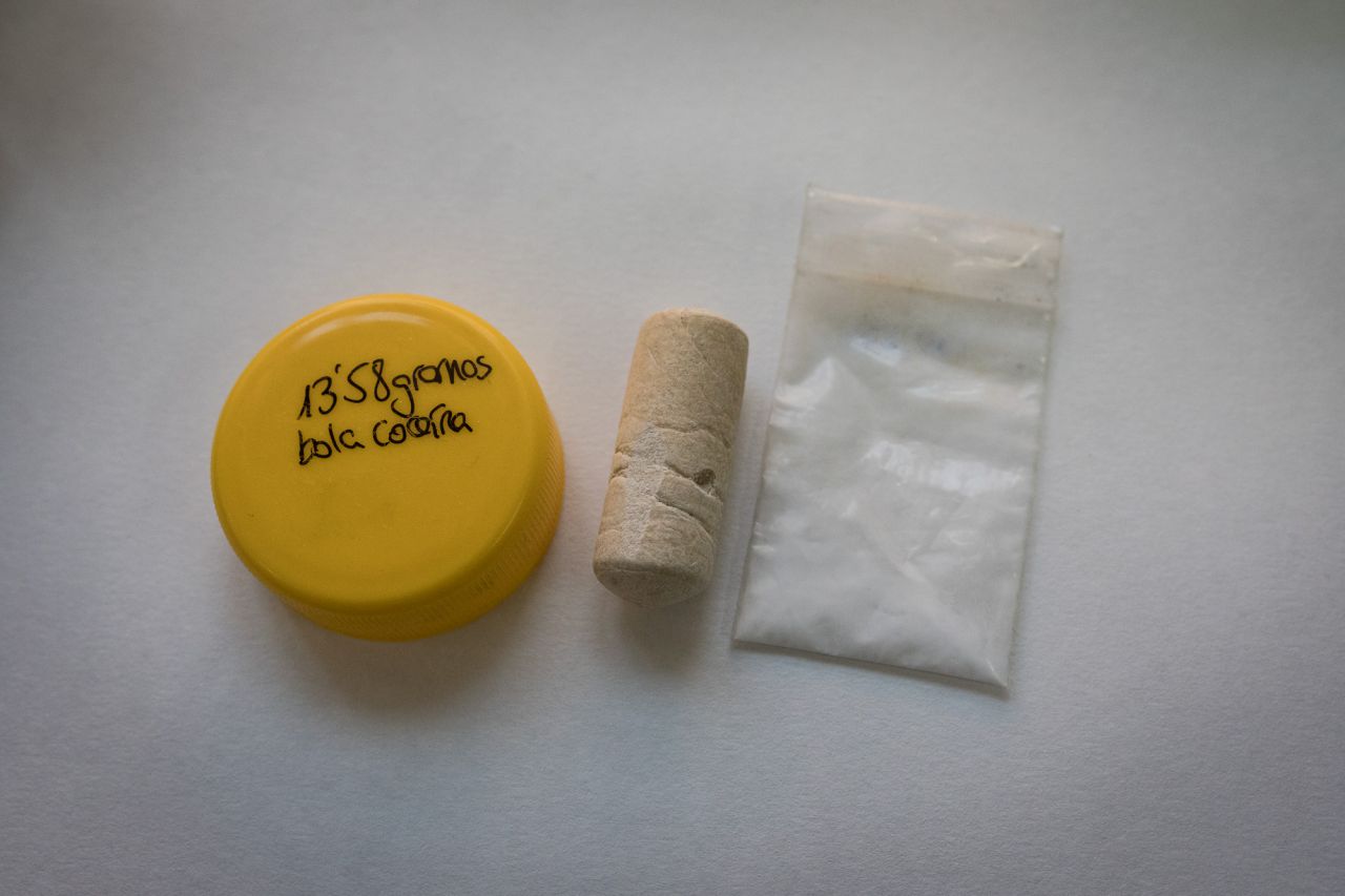 Bola de cocaína extraída de un cadáver.