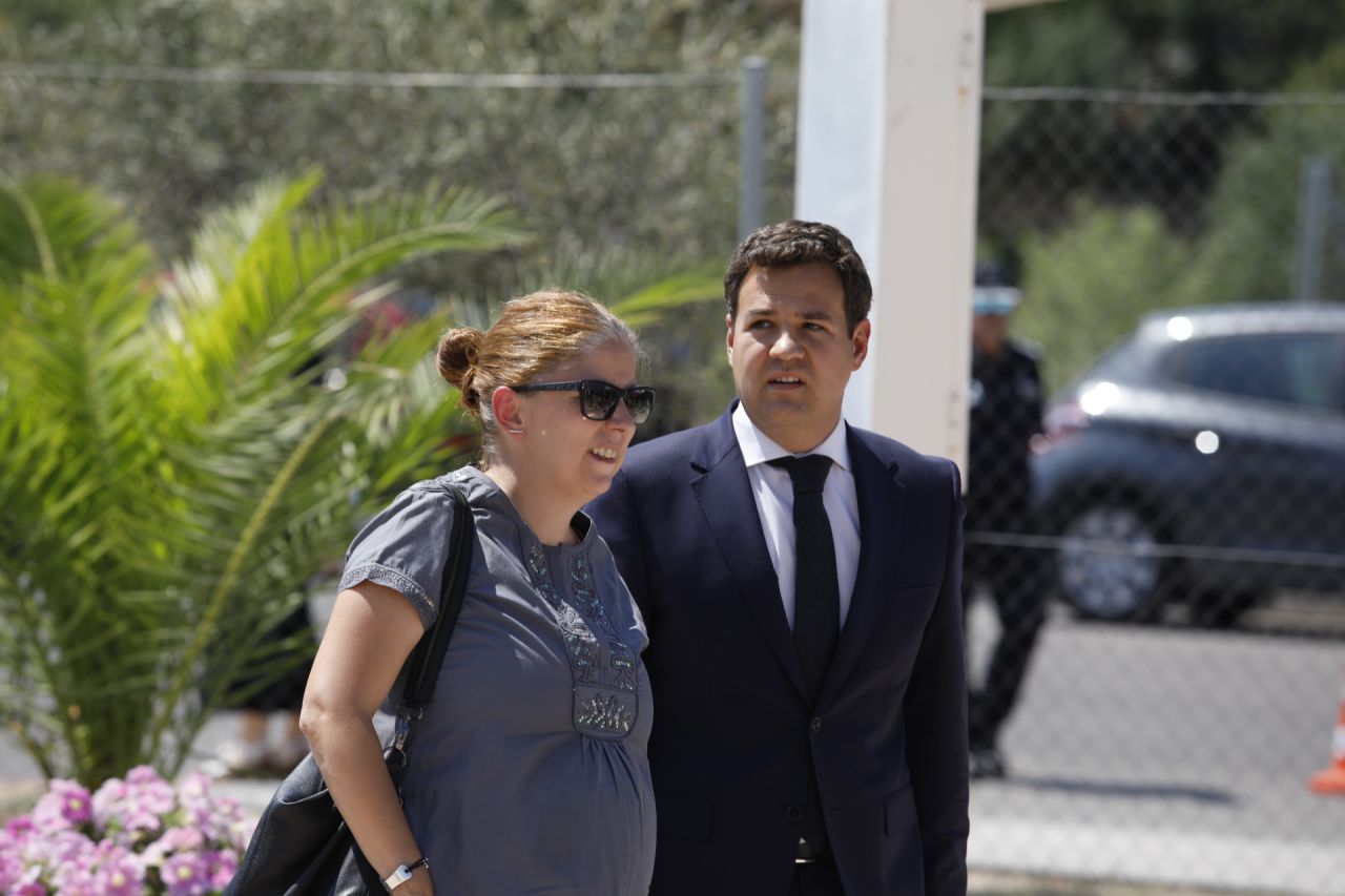 El alcalde de Las Rozas, José de la Uz,  atiende a los medios.