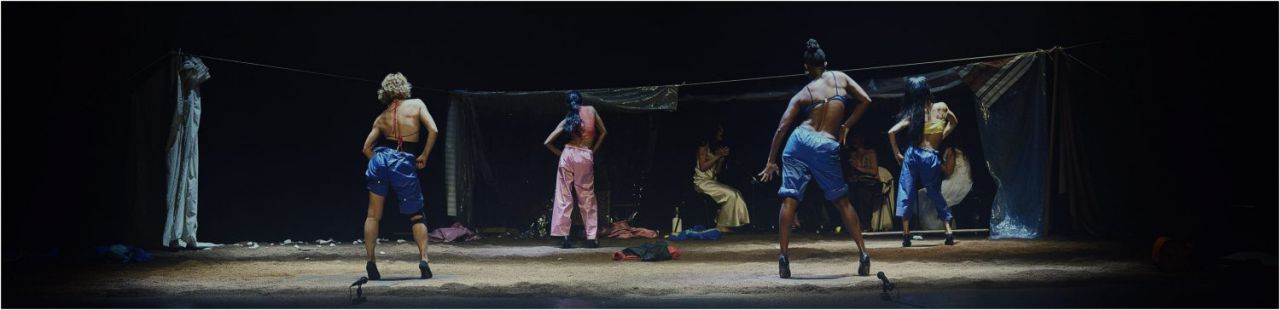 Un instante del espectáculo de danza 'We Women', de Sol Picó