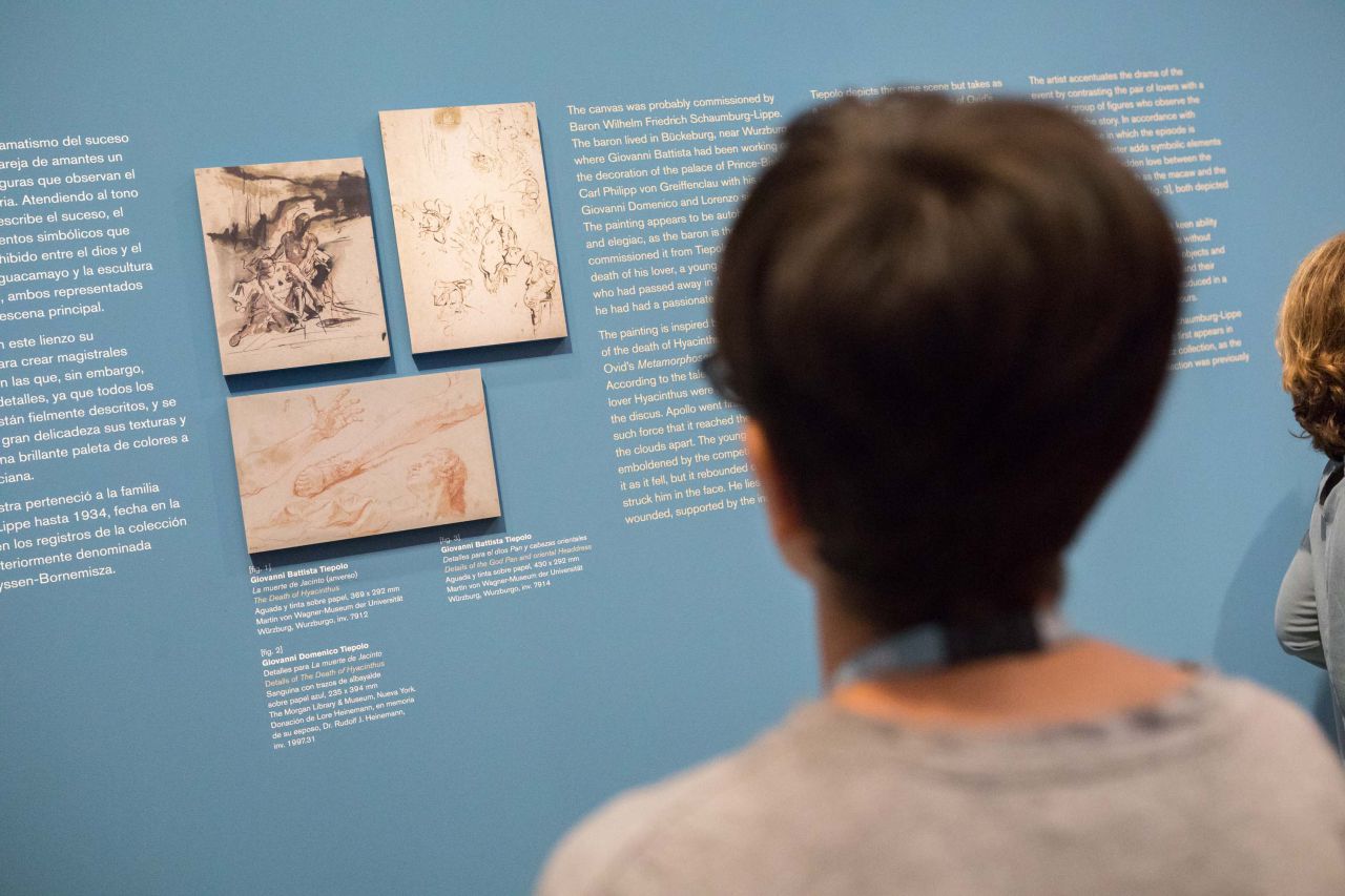 Dibujos previos sobre el cuadro.