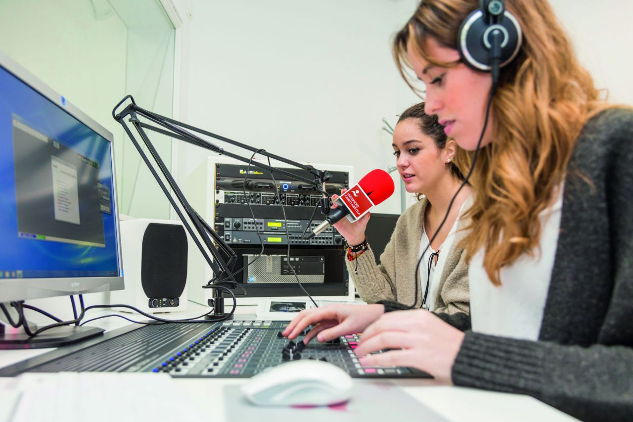 Los universitarios de SEK aprenden en un modelo multidisciplinar independientemente de la carrera elegida.