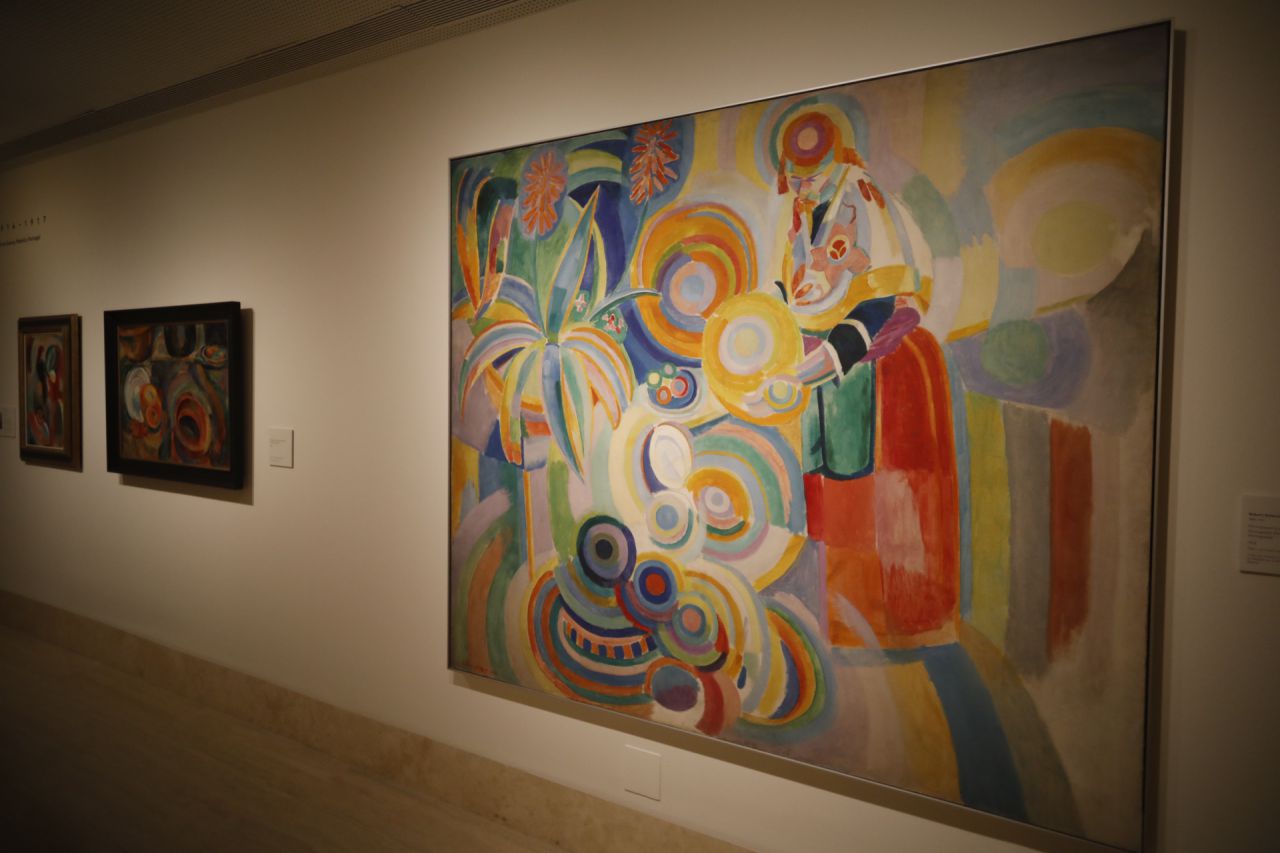 'Sonia Delaunay. Arte, diseño y moda' será la primera exposición monográfica de la artista en nuestro país, una combinación de pinturas, diseños de moda y textiles que conviven en una única muestra. 