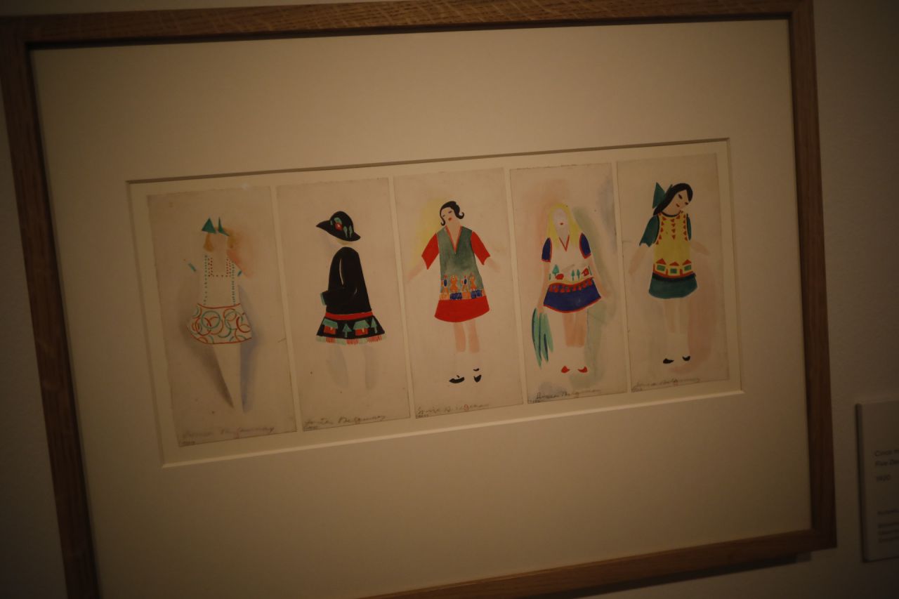 'Sonia Delaunay. Arte, diseño y moda' será la primera exposición monográfica de la artista en nuestro país, una combinación de pinturas, diseños de moda y textiles que conviven en una única muestra. 