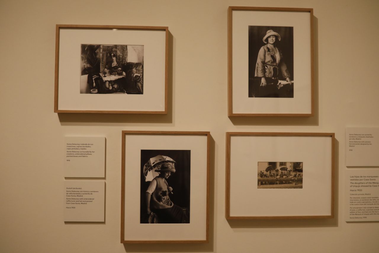 'Sonia Delaunay. Arte, diseño y moda' será la primera exposición monográfica de la artista en nuestro país, una combinación de pinturas, diseños de moda y textiles que conviven en una única muestra. 