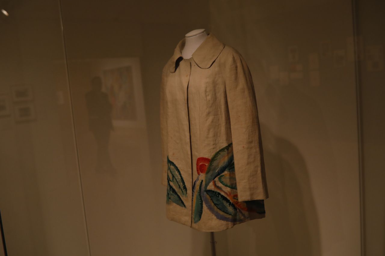 'Sonia Delaunay. Arte, diseño y moda' será la primera exposición monográfica de la artista en nuestro país, una combinación de pinturas, diseños de moda y textiles que conviven en una única muestra. 