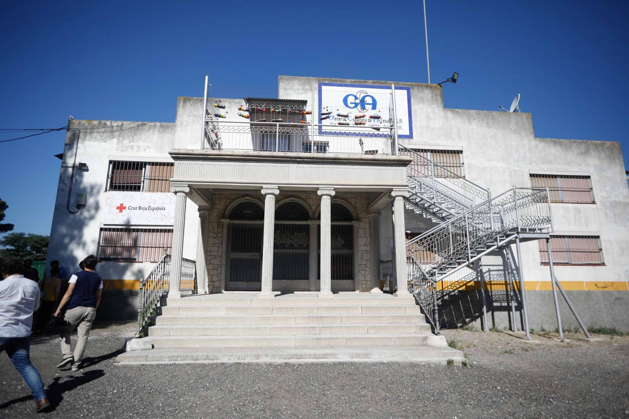 Antigua fábrica de muebles, actual sede de varias asociaciones y ONG's que operan en la Cañada.