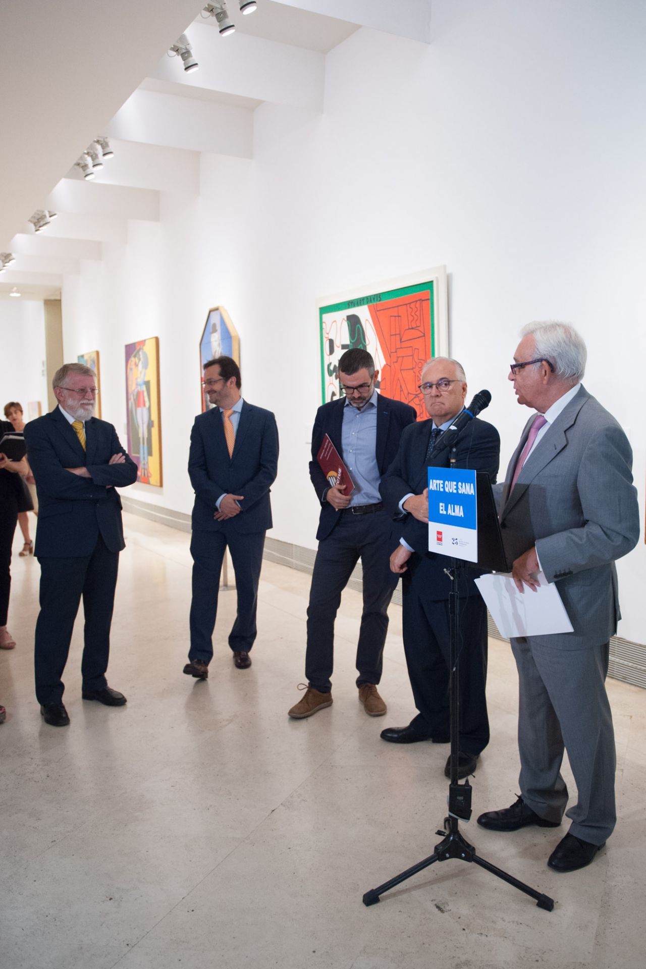 El consejero de Sanidad de la Comunidad, Jesús Sánchez Martos, ha acudido a la presentación de la iniciativa, un acto en el que también han estado presentes el director gerente del Museo Thyssen, Evelio Acevedo, y el jefe de Medicina Interna del Hospital El Escorial y responsable del proyecto, Pedro Gargantilla.