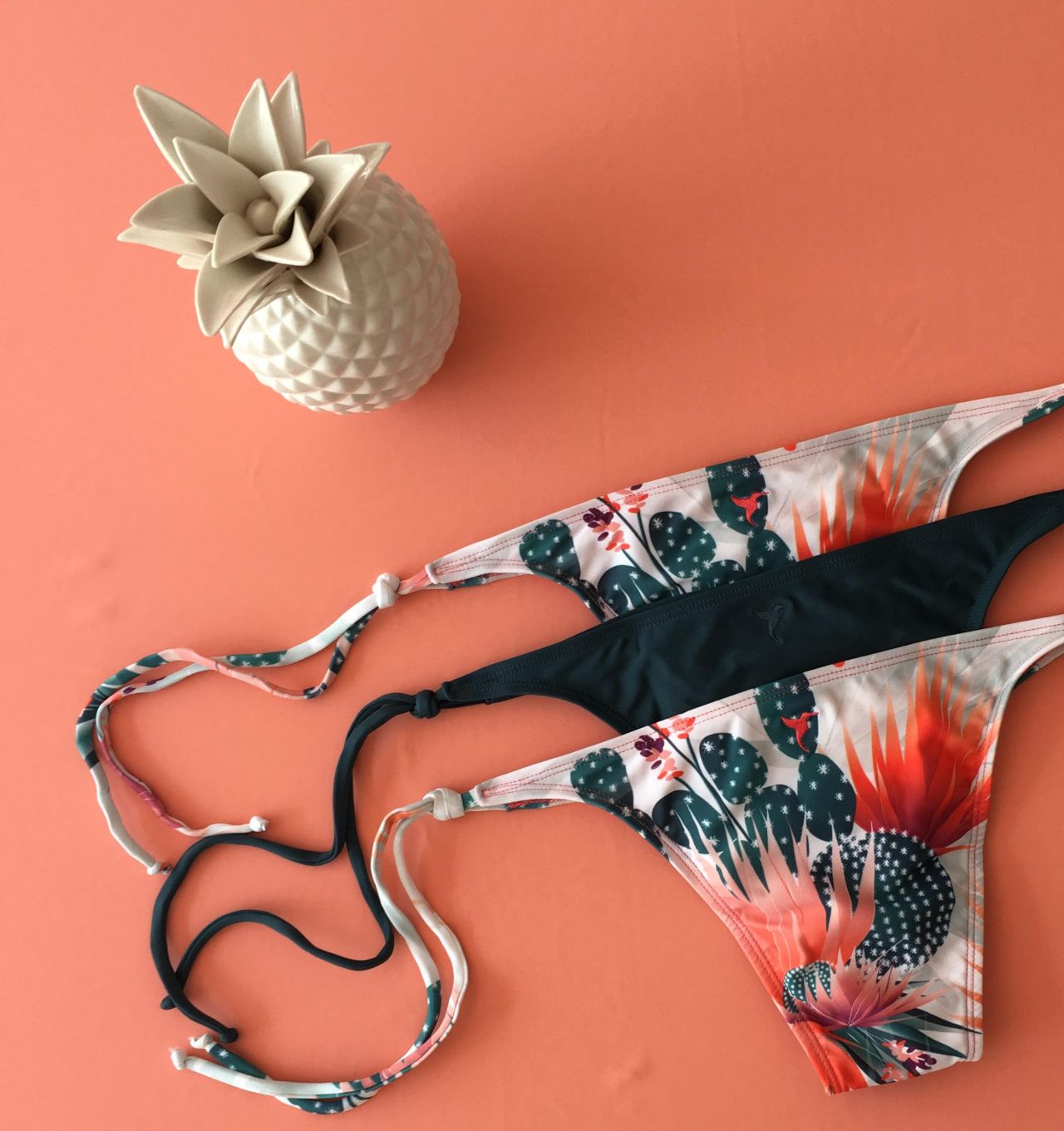 En Cabuya Surf Bikinis utiliza un material llamar Ecolyn para sus bikinis