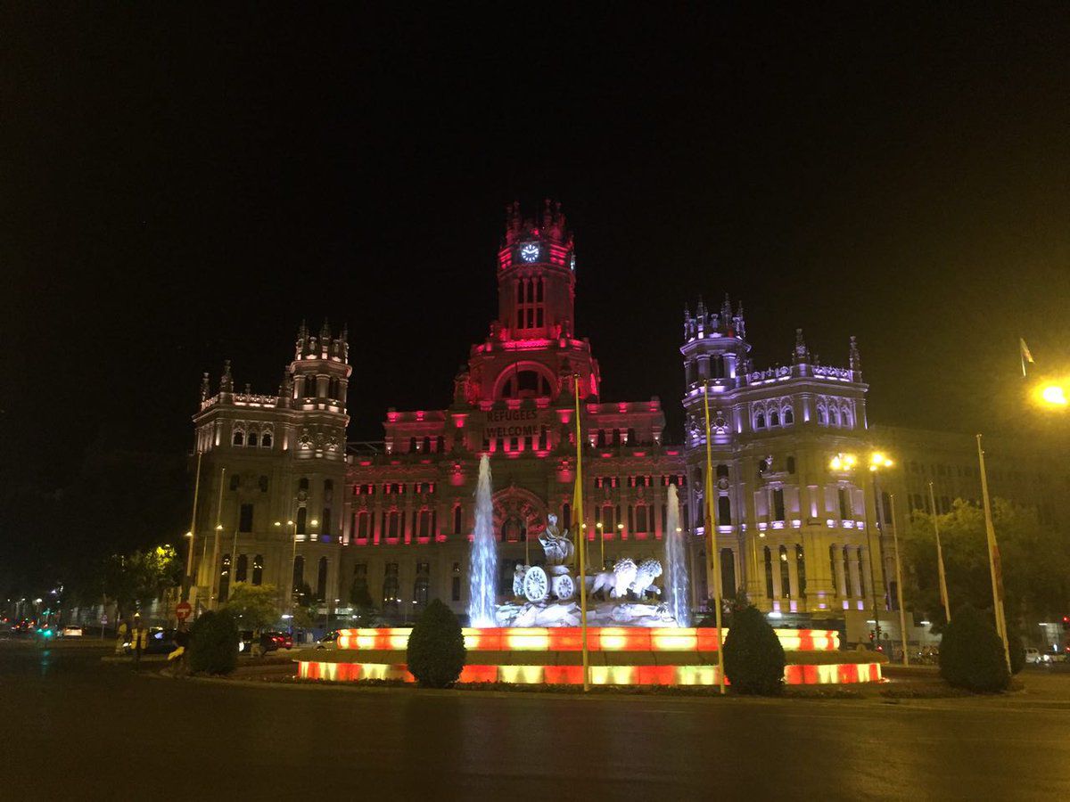 La Cibeles se ilumina con los colores catalanes