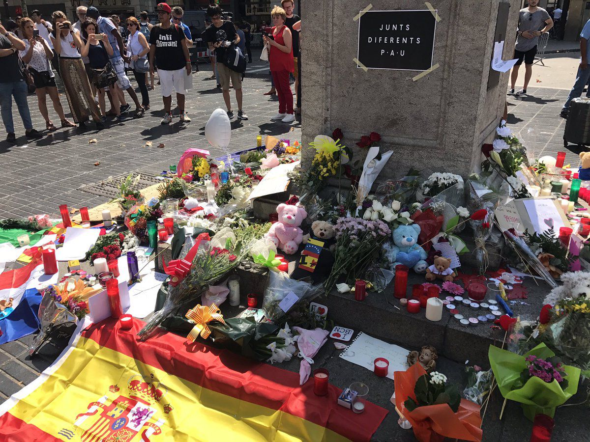 Homenajes a las víctimas de los atentado de Barcelona y Cambrils en Las Ramblas