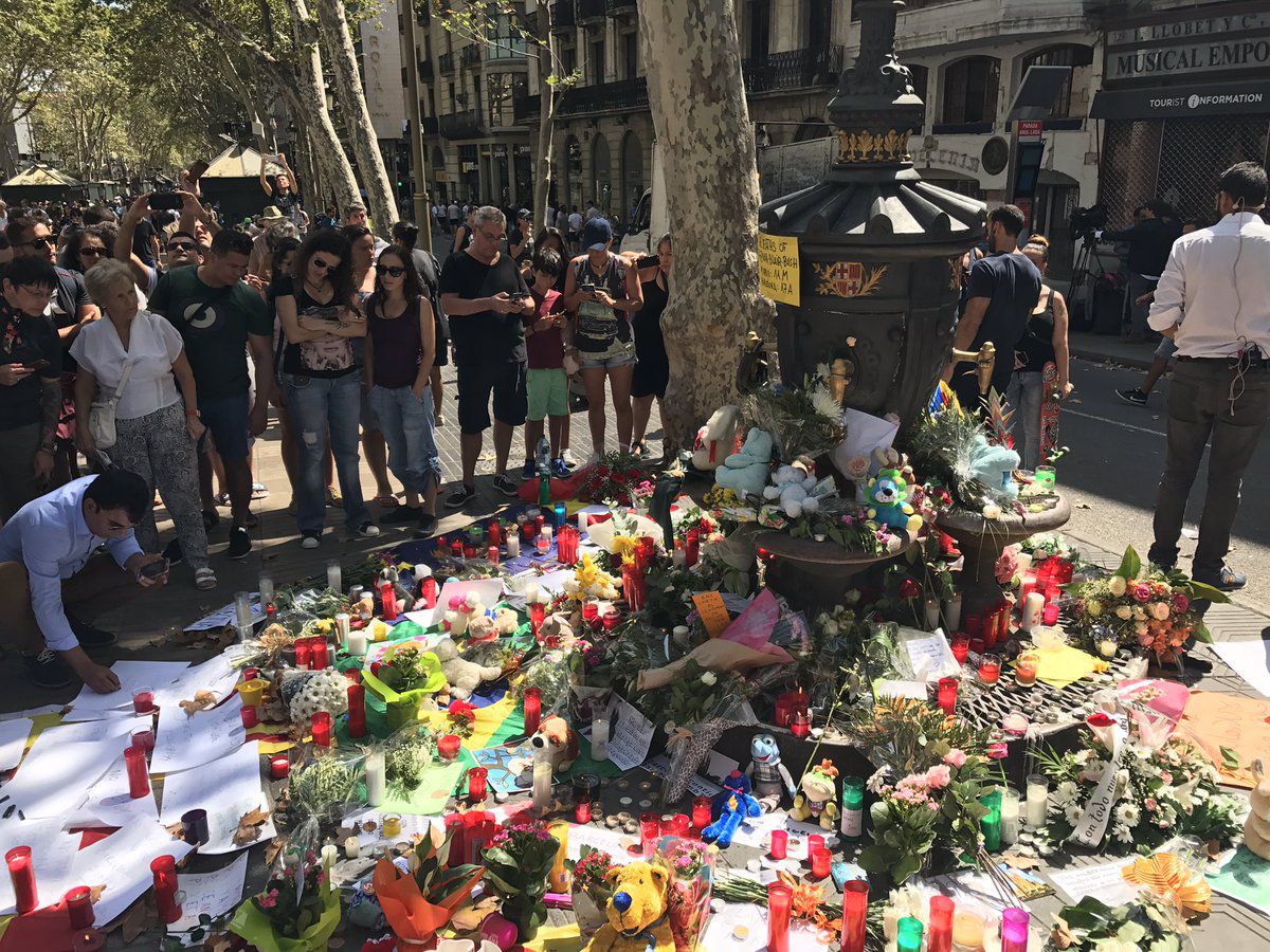 Homenajes a las víctimas de los atentado de Barcelona y Cambrils en Las Ramblas