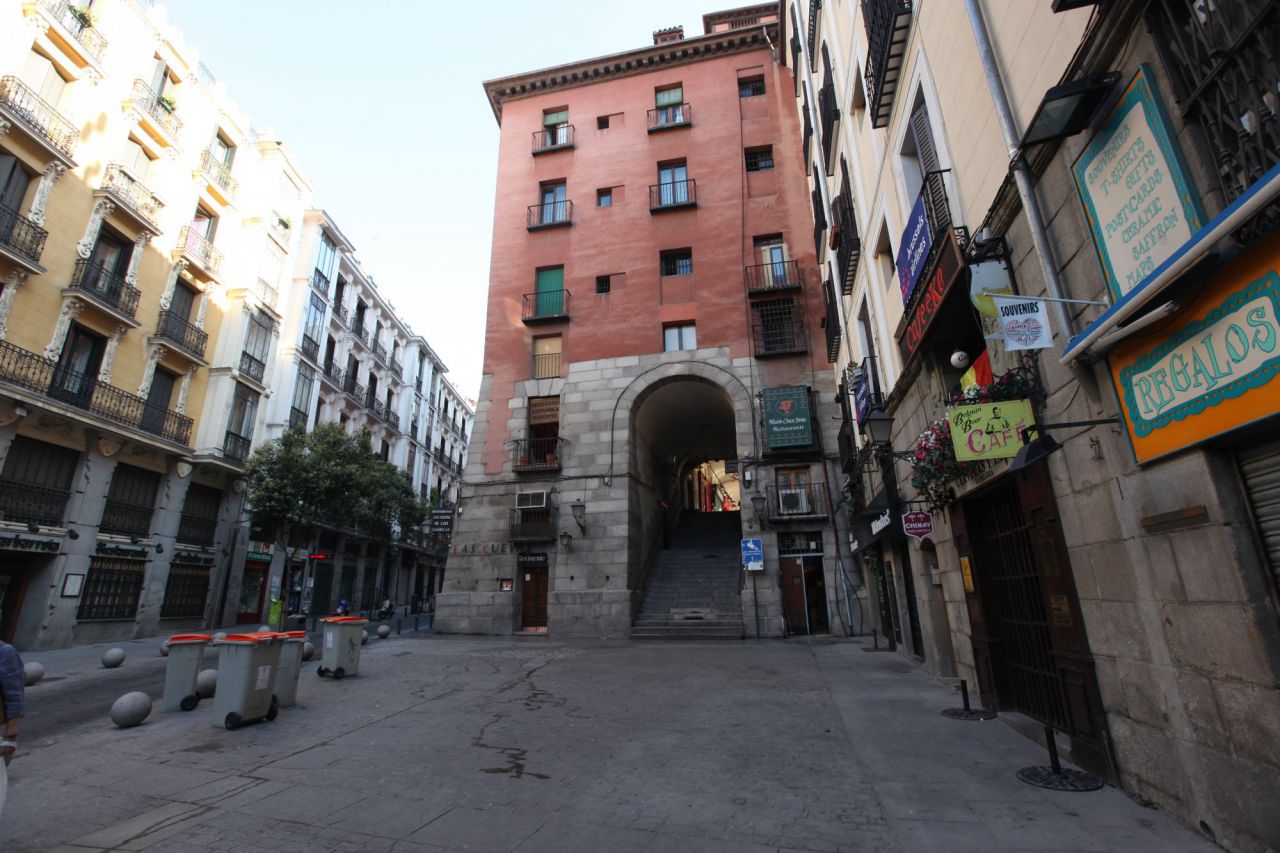 Arco de Cuchilleros