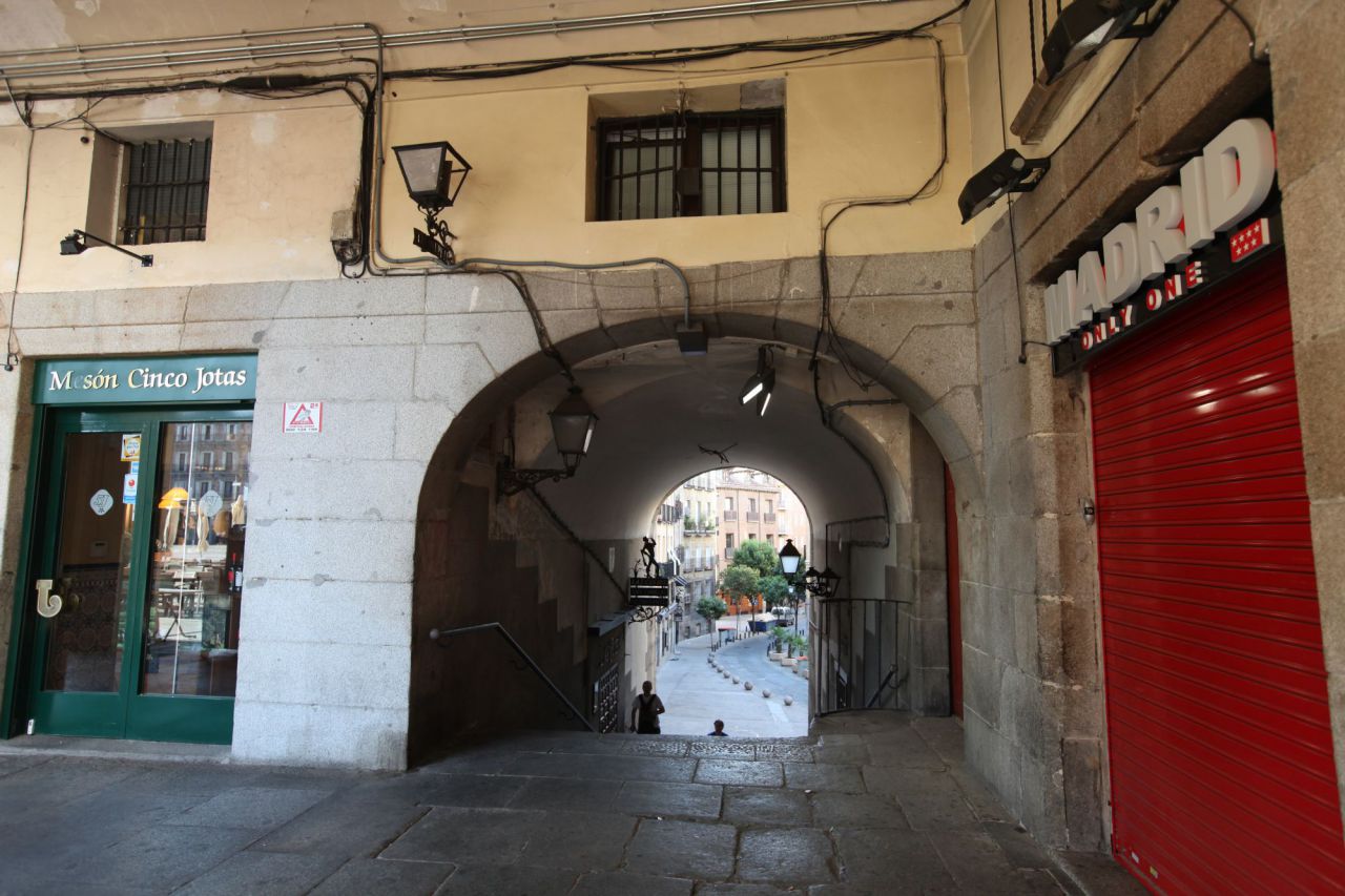 Arco de Cuchilleros