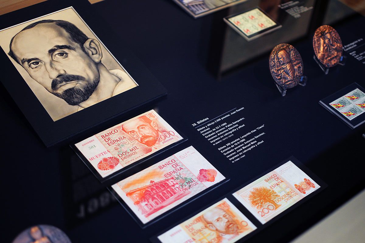 Billete de 2.000 pesetas con Juan Ramón Jiménez y de 200 pesetas con Clarín