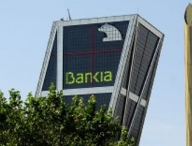 Bankia promete estudiar 18 casos de desahucios