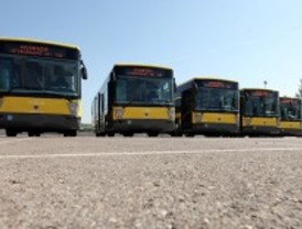Seis nuevos autobuses urbanos se unen a la flota de 'amarillos' de Parla