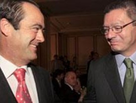 Bono prefiere a Gallardón antes que a Aguirre y destaca su honorabilidad