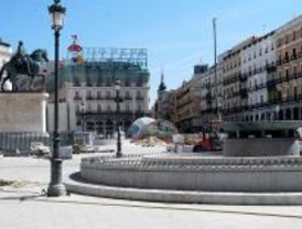 El Ayuntamiento cambiará las farolas de la Puerta del Sol en noviembre