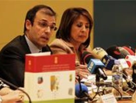 El Defensor del menor edita una guía para afrontar los problemas en las aulas