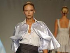 Devota y Lomba, Berhanyer y Javier Larrainzar fusionan la moda en Pasarela Cibeles