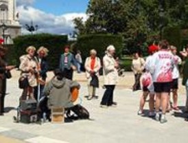La Comunidad aspira a alcanzar los diez millones de turistas en 2007