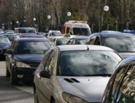 Atasco en la avenida de la Ilustración