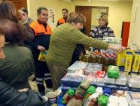 Alcobendas termina de 'llenar la despensa' de los que pasan por apuros económicos