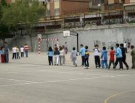 IU denuncia la 'clandestinidad' de la adjudicación de plazas en colegios de verano