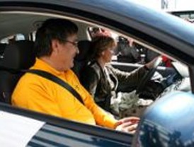 Aguirre promete que todos los nuevos autobuses urbanos serán de gas