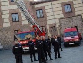Los bomberos se concentrarán en la Plaza de la Villa para reclamar mejoras en su convenio
