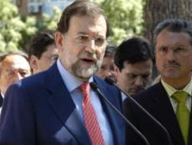 González dice que Rajoy debe 'consultar' con Aguirre el rumbo del PP