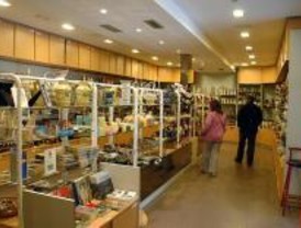 El sector servicios cae un 17,7 por ciento