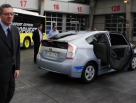 Un coche por cada tres concejales de la oposición