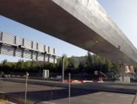 Comienza la instalación de la cuarta pasarela de la M-30