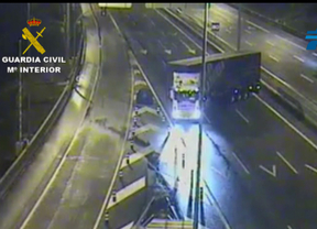 Detenido por conducir de forma temeraria un vehículo articulado por la AP-6