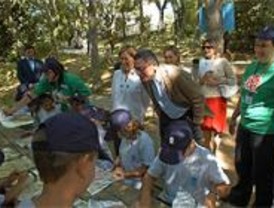 Más de 300 niños de la capital pasan sus vacaciones en un campamento de Cercedilla