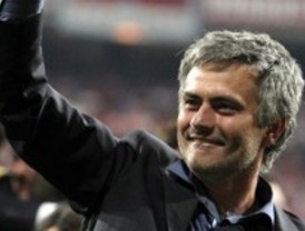 El Real Madrid renueva a José Mourinho hasta el año 2016