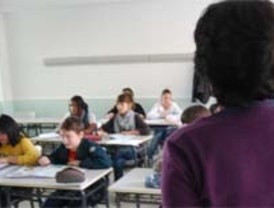 Educación anuncia que Madrid convocará plazas para profesor en Primaria 'a principios de 2012'