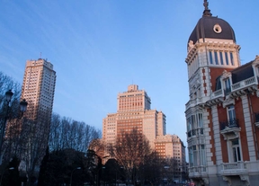 Antiguo edificio de la Compañía de Minas situado en la plaza de España esquina con la Calle de Bailen
