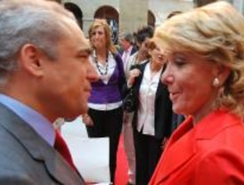 Las europeas encubran a Aguirre y ponen a Gómez en un brete
