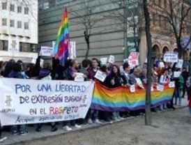 Gays y lesbianas protestan contra Intereconomía