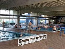 El desfibrilador de un polideportivo salva la vida a un hombre